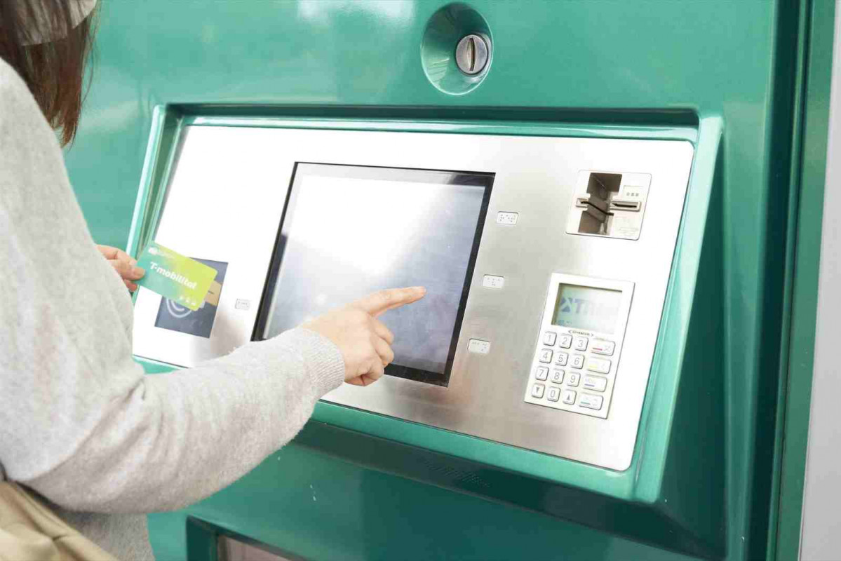 Una máquina expendedora de billetes de la ATM