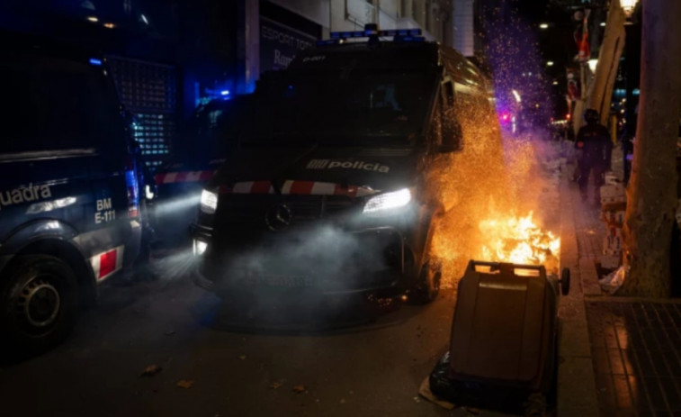 Dos detenidos en la protesta por el cierre de la Antiga Massana de Barcelona