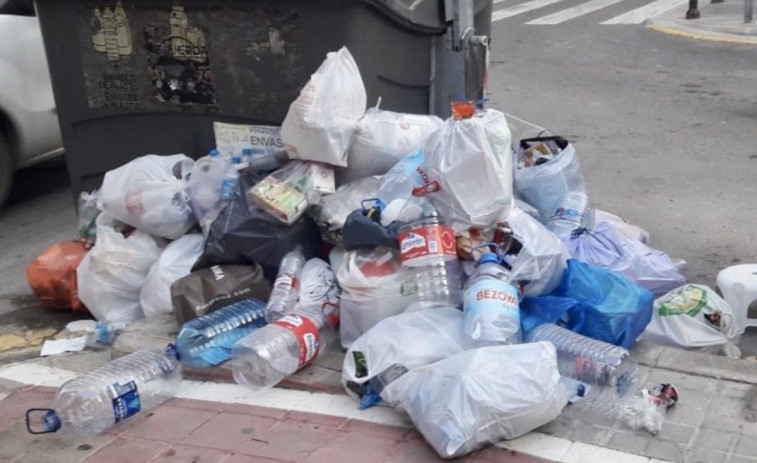 Lleida avisa de las multas a los vecinos que tiren basura o residuos a la calle