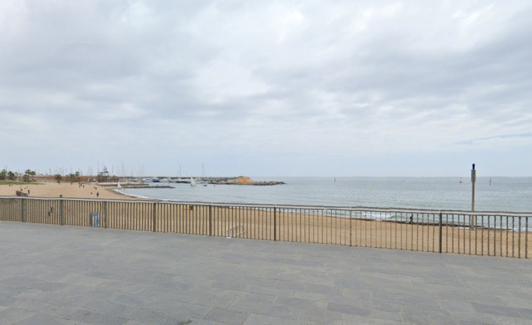 Aparece un cadáver vestido y sin documentación en la playa del Somorrostro de Barcelona