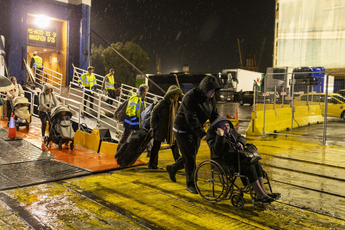 EuropaPress 6496308 04 february 2025 greece piraeus people disembark from ferry at the port of