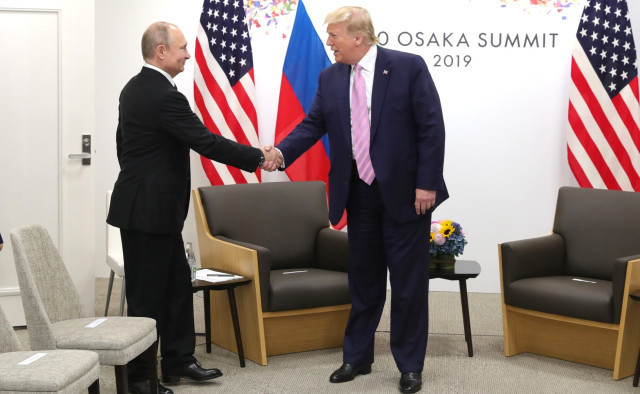 EuropaPress 2237575 handout 14 june 2019 japan osaka us president donald trump shakes hands 1