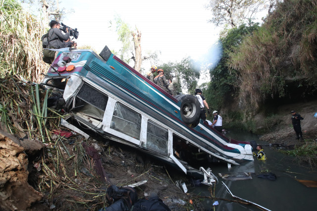 EuropaPress 6511802 guatemala city feb 10 2025    rescuers work at the site of bus accident in