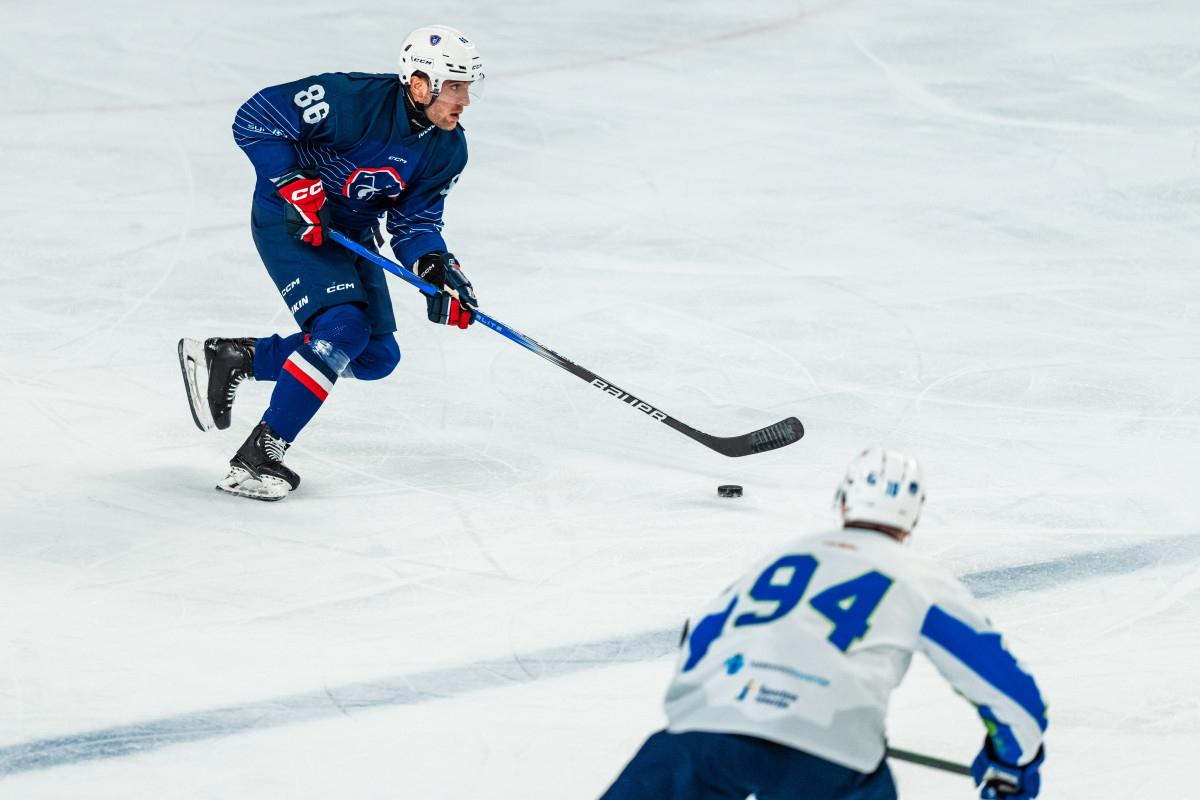 EuropaPress 5915576 yohan coulaud of france during the international friendly ice hockey match