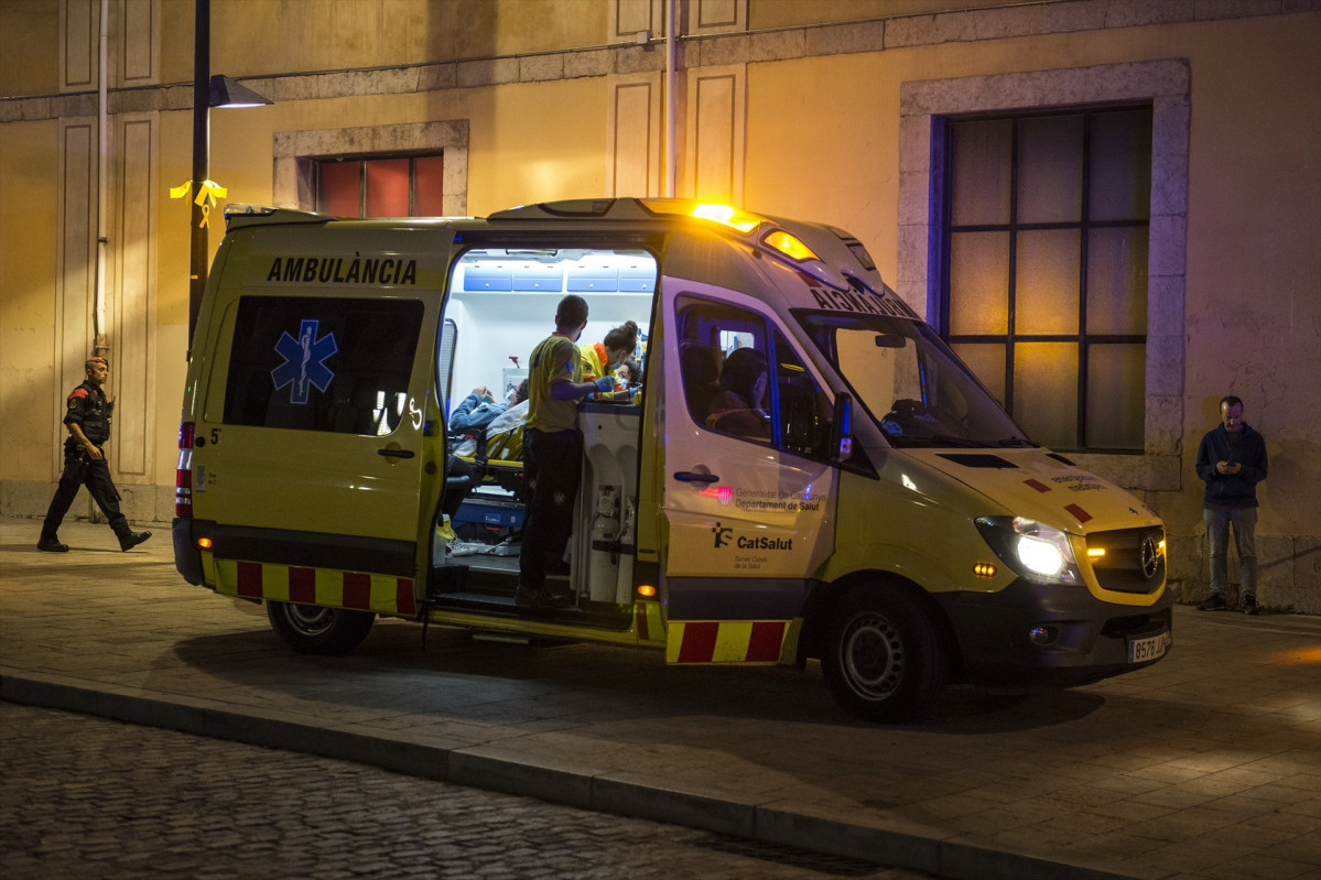 EuropaPress 4715815 servicios emergencias 30 septiembre 2022 exterior casa cultura girona (1)