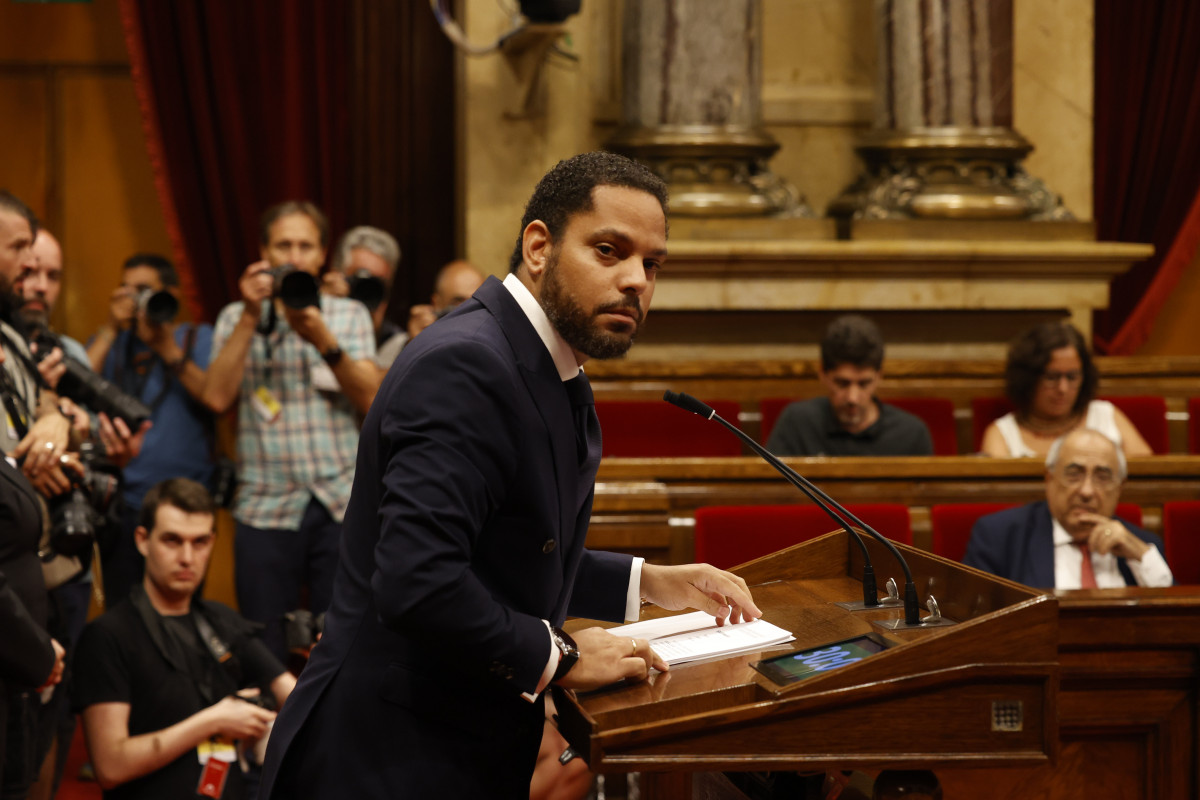 EuropaPress 6147130 presidente vox parlament ignacio garriga interviene pleno debate