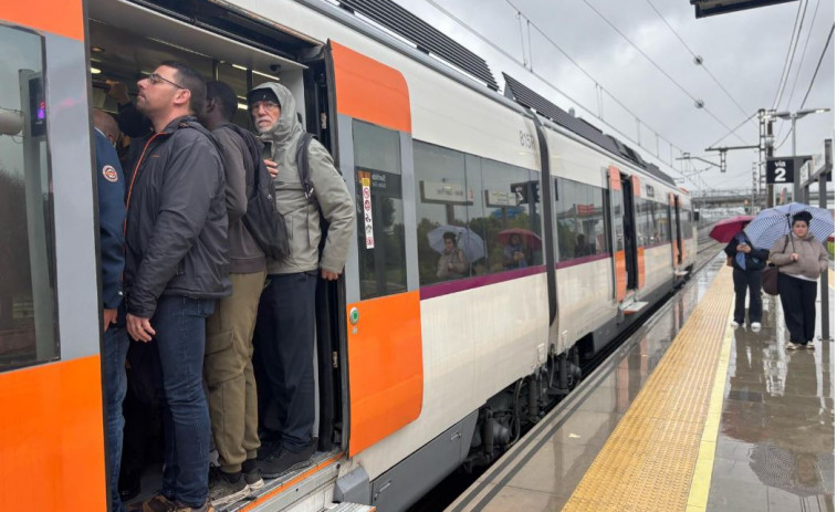 Retrasos y anulación de trenes de rodalies  de Renfe en Catalunya por la continuidad de la huelga de CGT, SFC y Alferro