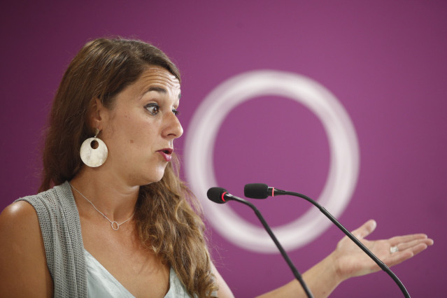 La portavoz de Podemos y diputada de Unidas Podemos, Noelia Vera, ofrece declaraciones a los medios de comunicación tras la celebración del Consejo de Coordinación de Podemos.