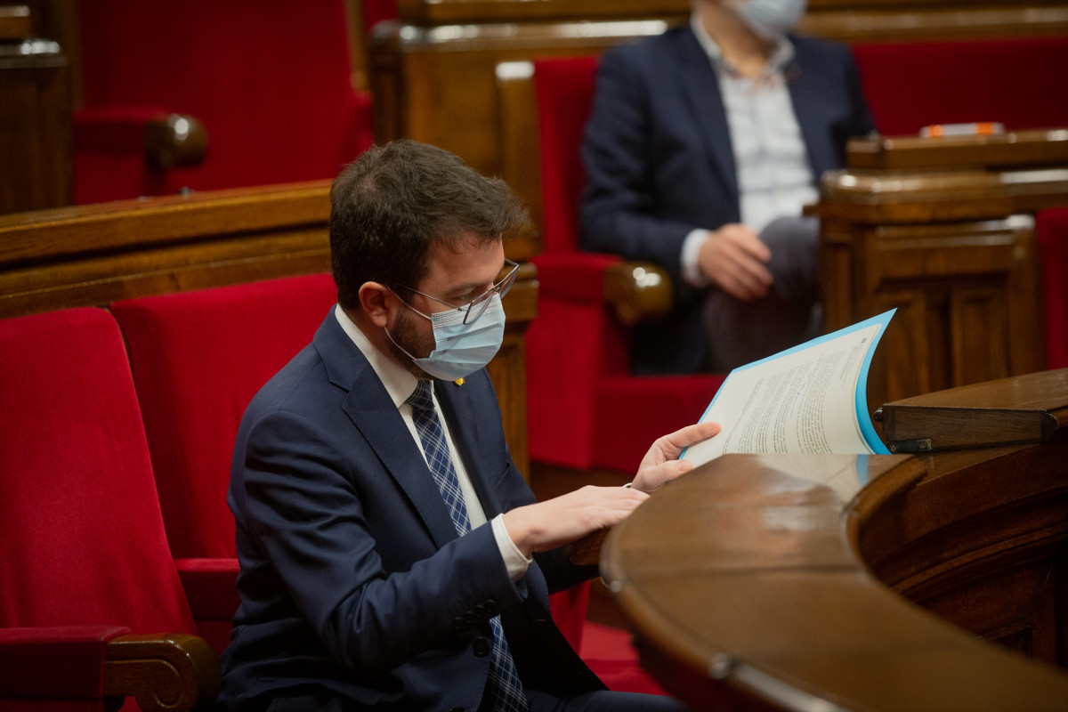 El vicepresidente del Gobierno en funciones de presidente y candidato de ERC a las elecciones, Pere Aragonés, durante la Diputación Permanente del Parlamento. Cataluña, (España), 13 de enero de 2021.