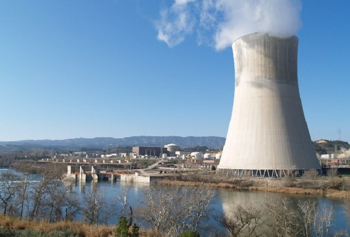 Archivo - Vista de la central nuclear de Ascó, en Tarragona.