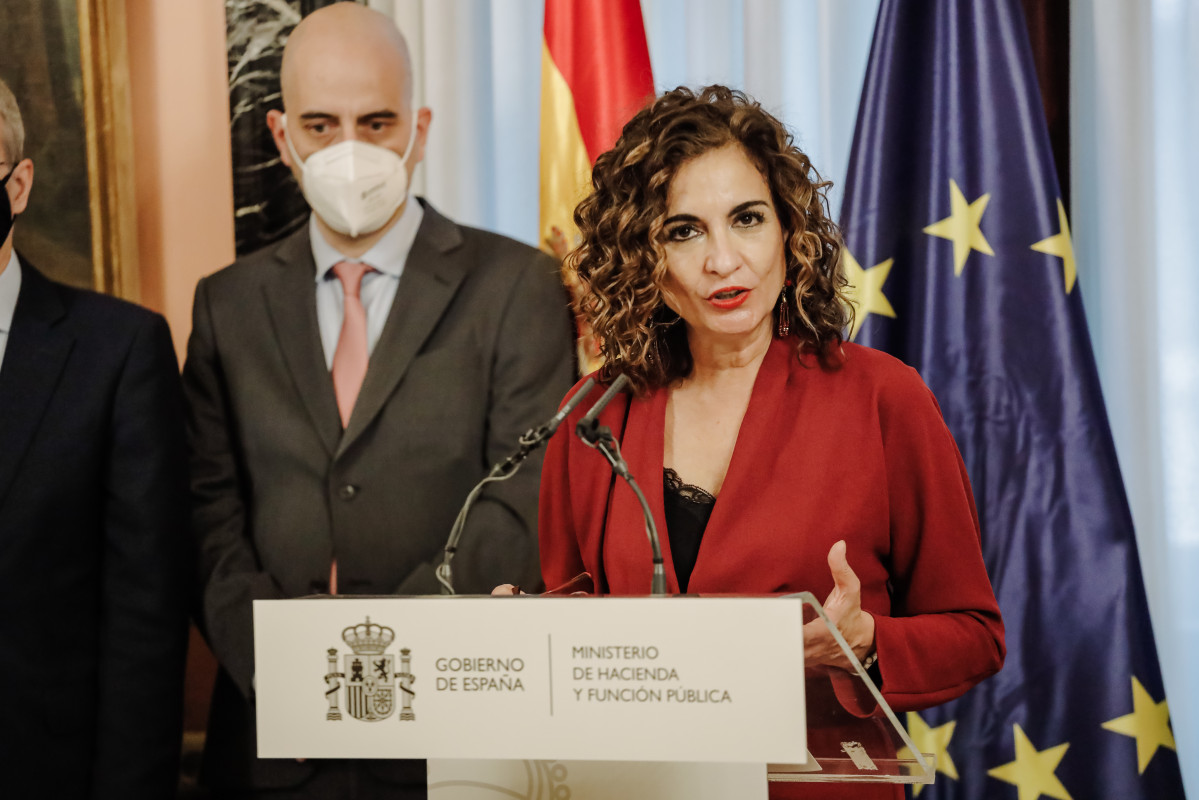 La ministra de Hacienda, María Jesús Montero, interviene en el acto en el que ha recibido el Libro Blanco del comité de personas expertas para la reforma del sistema tributario, en el Ministerio de